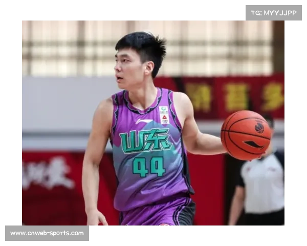 闫炳良状态火热砍下全队最高分带领球队稳健取胜